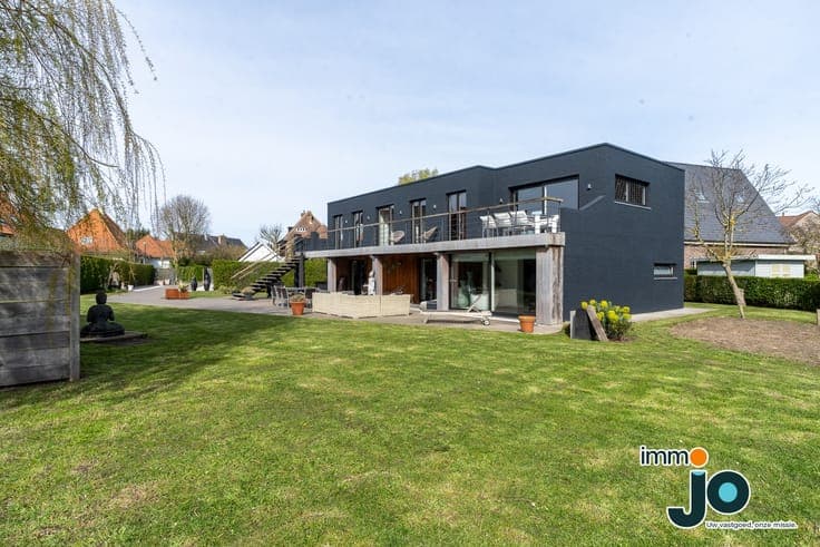 Exclusive property close to the sea in Bredene – a unique...