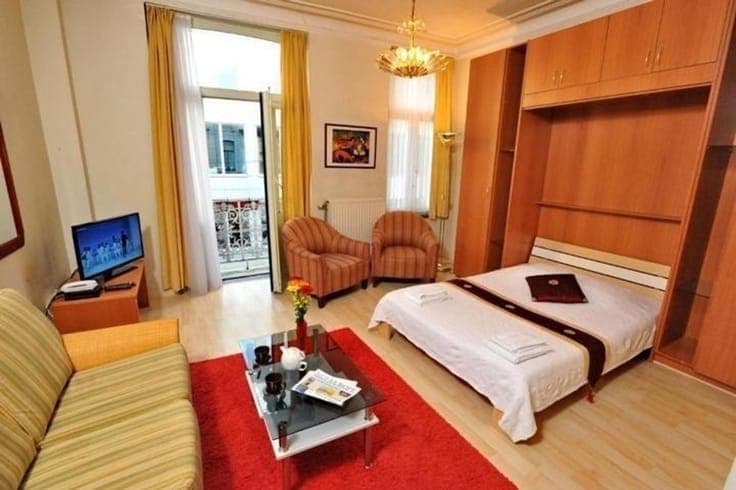 EU district! Single-family house with investment potential