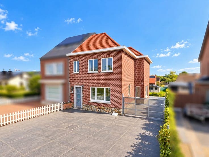 Te koop, LICHTRIJKE GEZINSWONING met TUIN en UITBREIDINGS...