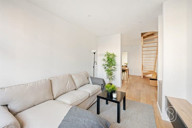 Completely renovated home with 4 bedrooms and a garden