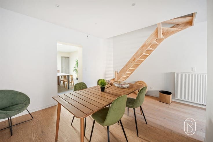 Completely renovated home with 4 bedrooms and a garden