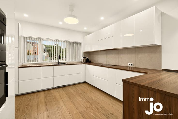 Fully renovated family home in Ostend with 5 to 6 bedroom...