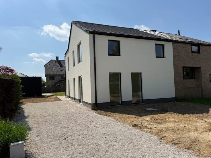 Prachtige vernieuwbouw met zonnige tuin op TOPLIGGING!