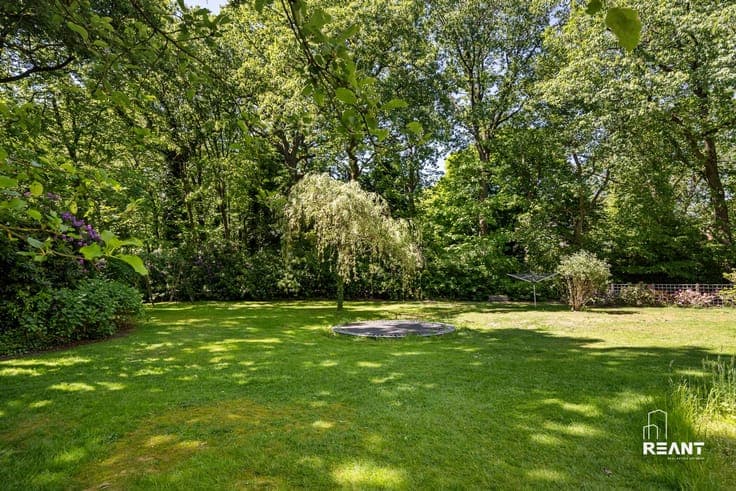 Renovated officer's house on 3,000-square-foot lot