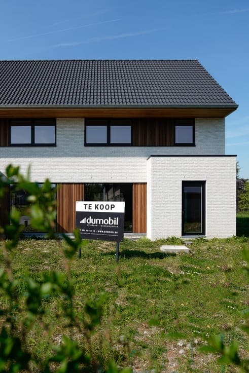 Halfopen nieuwbouw in doodlopende straat