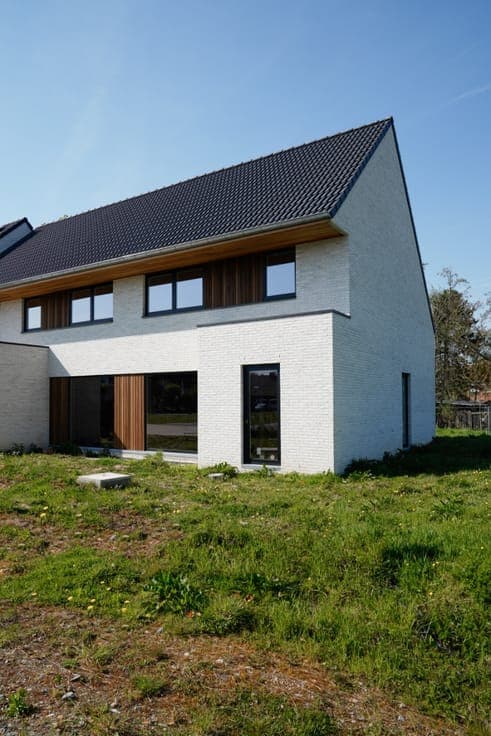 Halfopen nieuwbouw in doodlopende straat