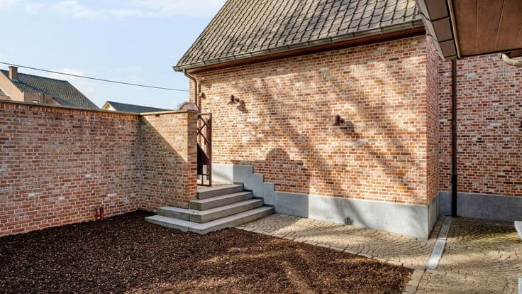 Exclusive and characterful country house with exceptional l