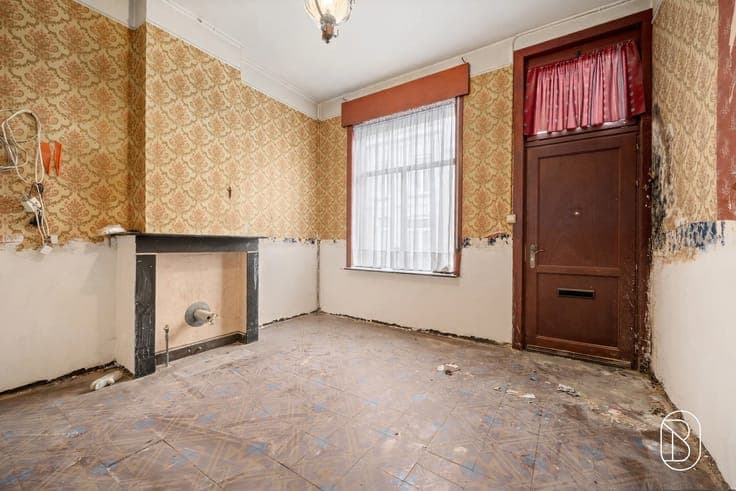 Te renoveren woning in het centrum van Ronse!