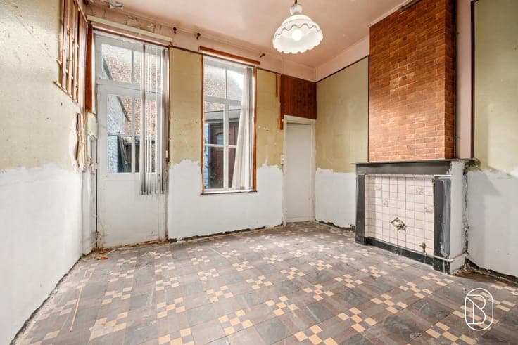 Te renoveren woning in het centrum van Ronse!