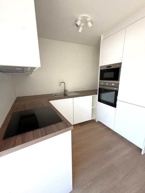 Half Open Bebouwing met garage en atelier op TOPLIGGING!