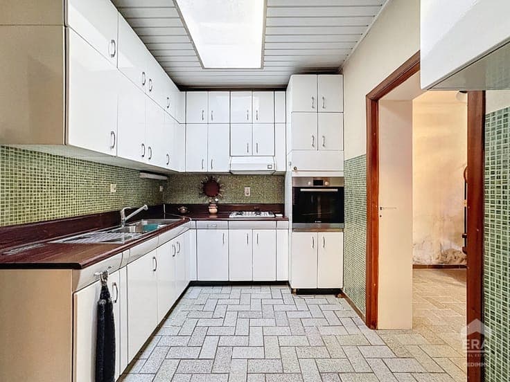 SPACIOUS 3-BEDROOM HOUSE CLOSE TO ALL AMENITIES