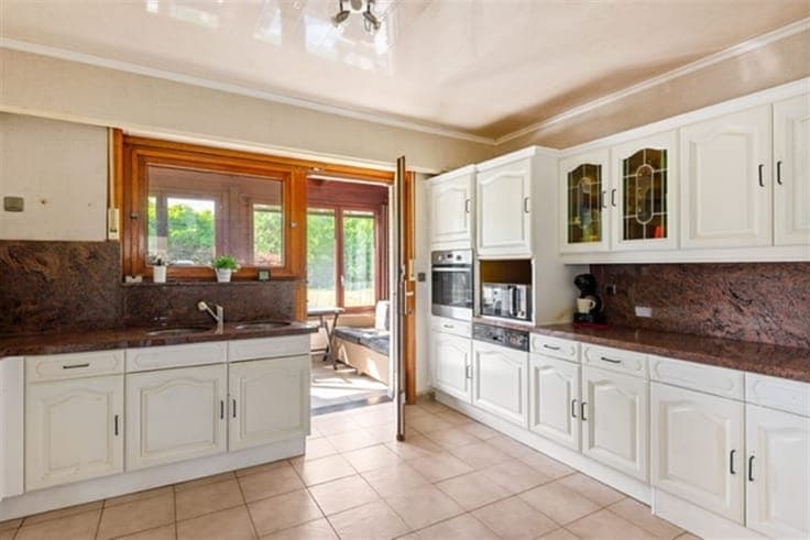 Centraal gelegen OB met ruime garage en tuin!