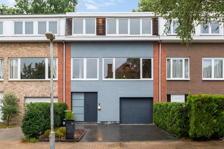 Instapklare bel-etage met 2 slpk, garage én gezellige tuin