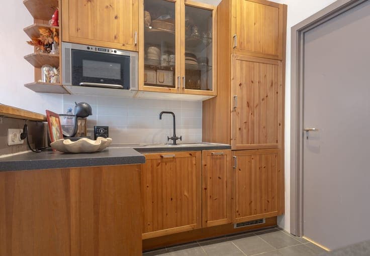 Building with 2 units and 4 bedrooms in good condition