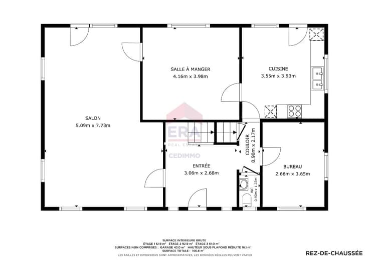 Spacious detached villa on a 14-are plot with open views ove