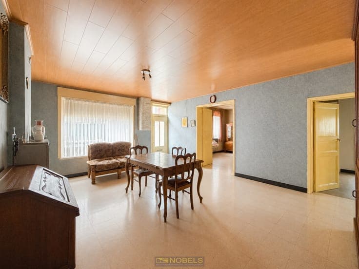 Te koop, ruime gezinswoning met renovatiepotentieel nabij...