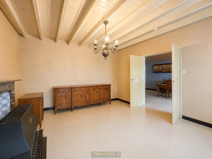 Te koop, ruime gezinswoning met renovatiepotentieel nabij...