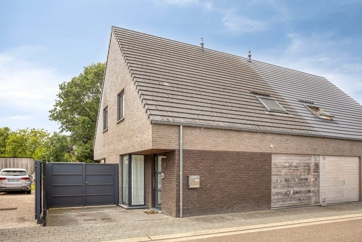 Semi-detached home with 3 bedrooms near Hasselt