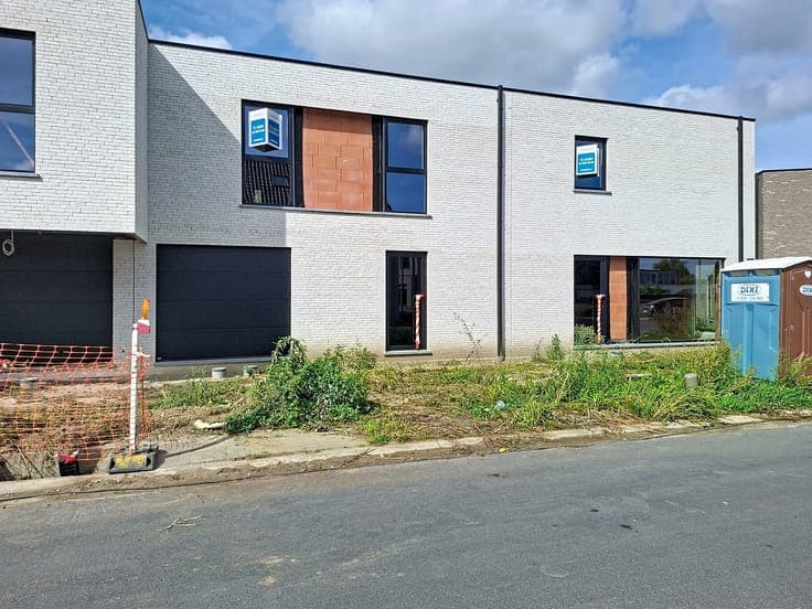 Energieneutrale gesloten bebouwing met garage en 4 slaapk...