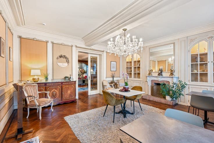 Beautiful mansion with 8 bedrooms on 1,510 m² in Balen