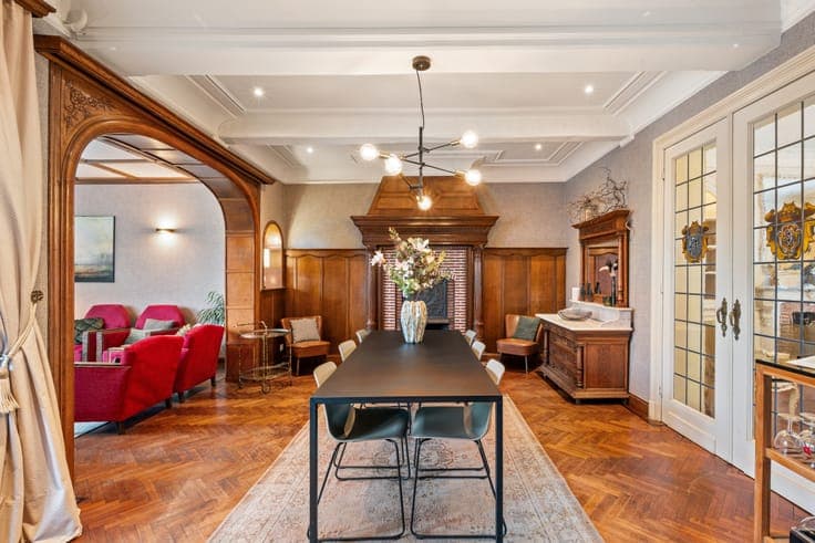 Beautiful mansion with 8 bedrooms on 1,510 m² in Balen