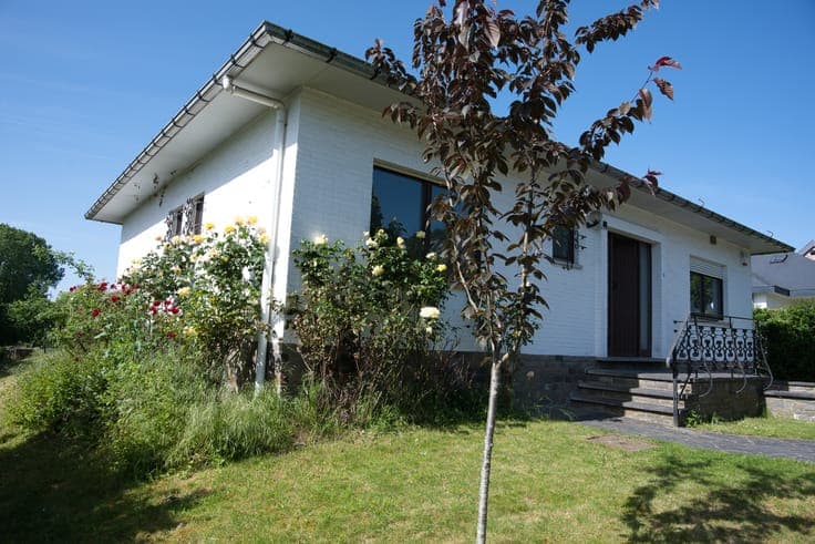 Bungalow in Overijse 671m² of land overlooking green area.