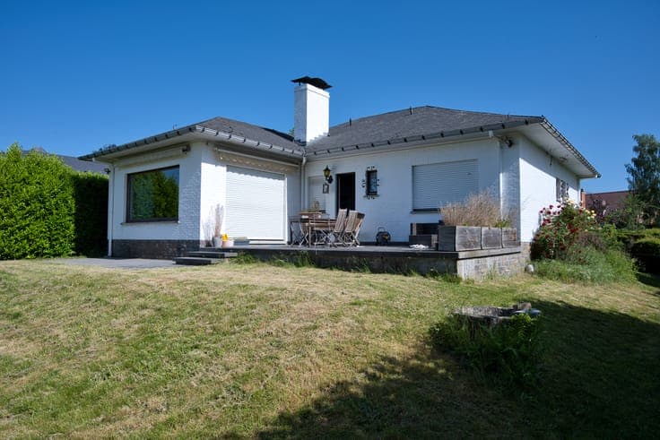Bungalow in Overijse 671m² of land overlooking green area.