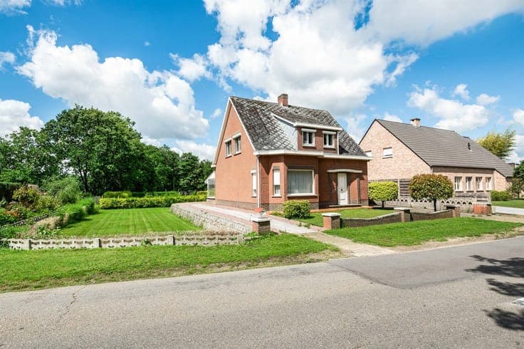 Te renoveren open bebouwing op 2 gronden in Mol