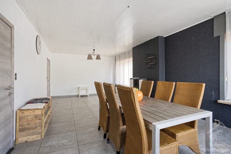 Volledig onderkelderde bungalow te koop op groot perceel
