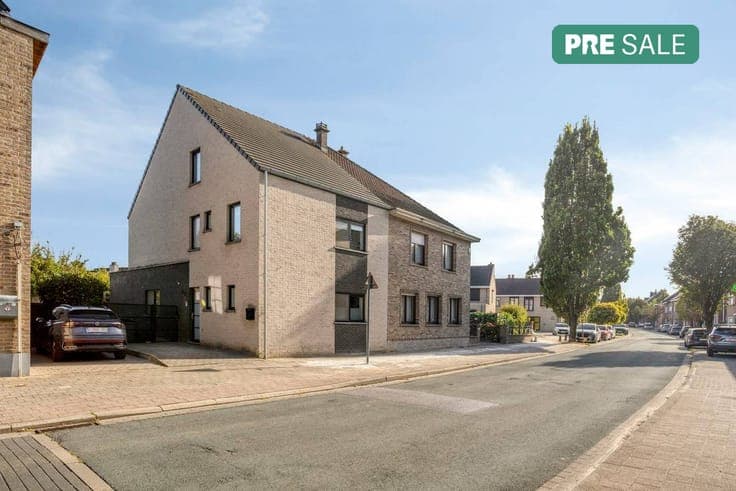 Modern and energy-efficient semi-detached house for sale