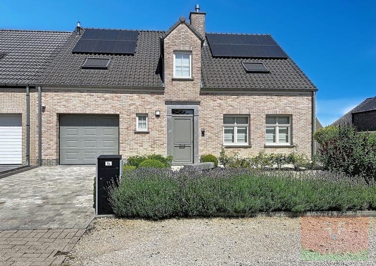 Energiezuinige instapklare HOB met garage en prachtige tu...