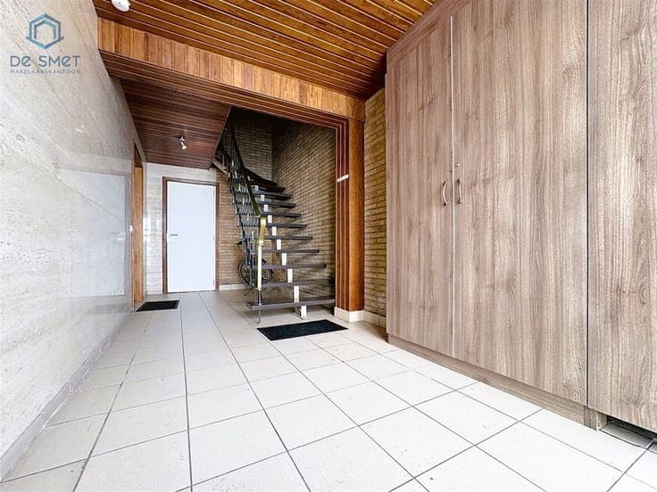 COMMUNITY HOUSE WITH 4 APARTMENTS IN A QUIET TOP LOCATION IN