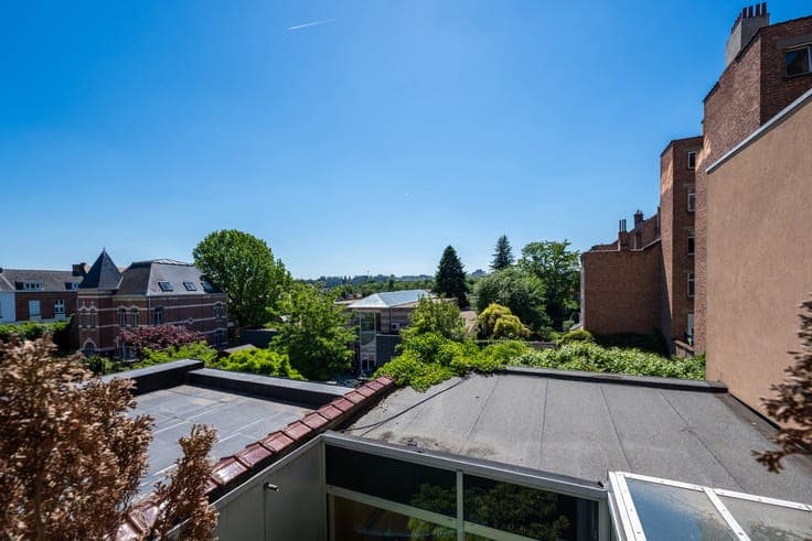 AUDERGHEM – Stunning 289 sqm triplex – 4BR