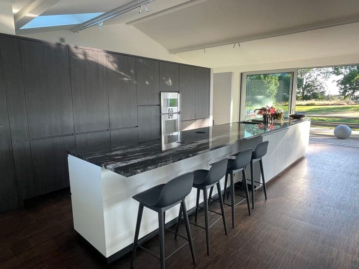 4 bedroom villa with large garden and EPC B