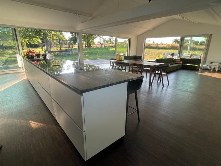 4 bedroom villa with large garden and EPC B