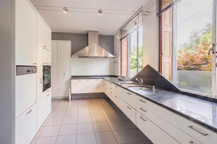 Magnificent house located in the Hocheporte district