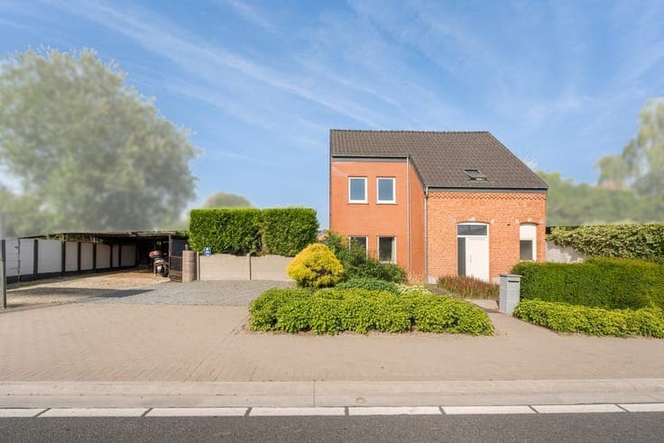 Semi-detached house with garden in Lebbeke