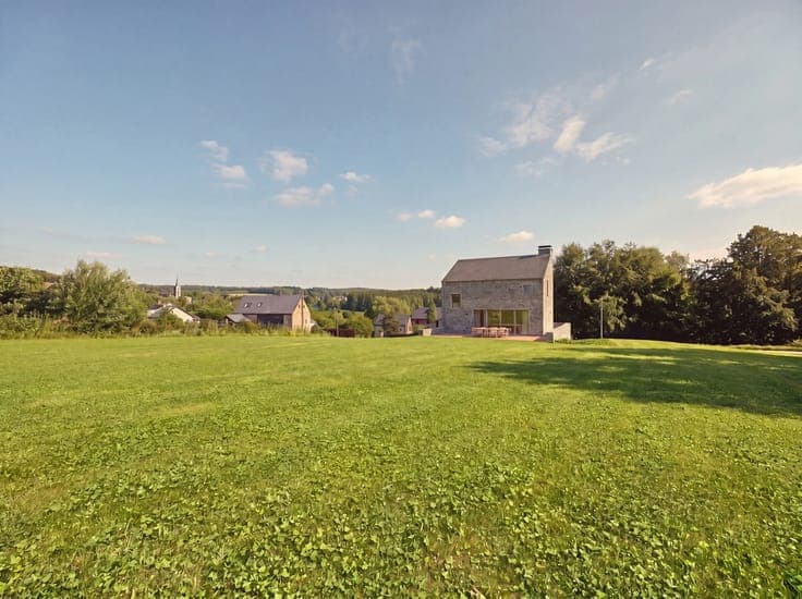 Exclusive contemporary villa for sale in Redu