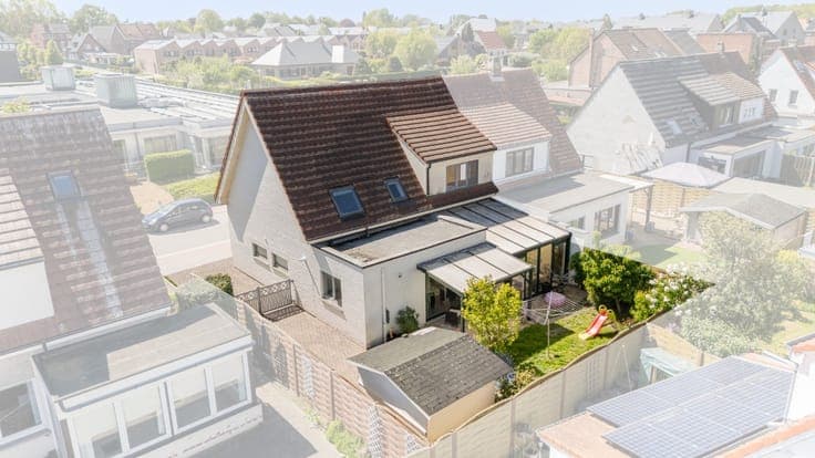 For sale in Meise (Wolvertem): a home in need of renovation.