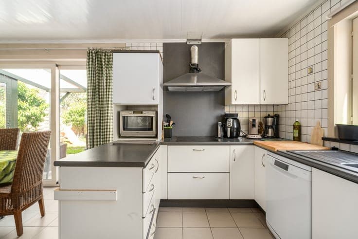 For sale in Meise (Wolvertem): a home in need of renovation.