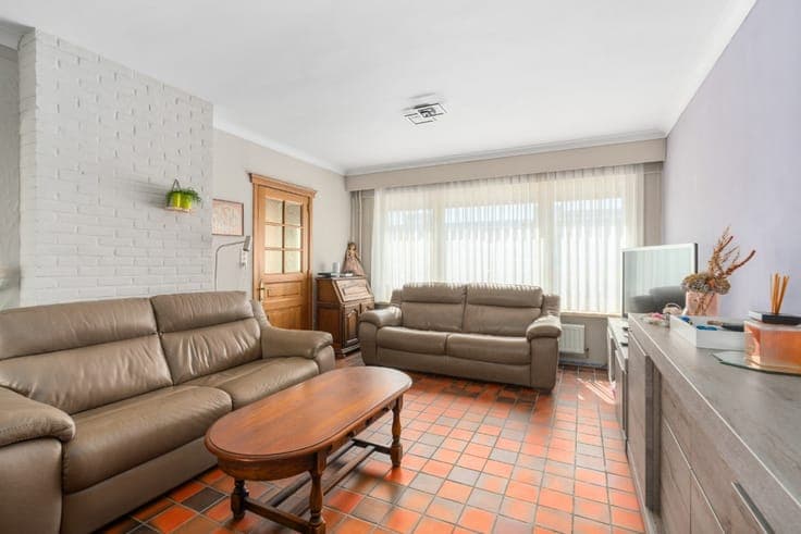 For sale in Meise (Wolvertem): a home in need of renovation.