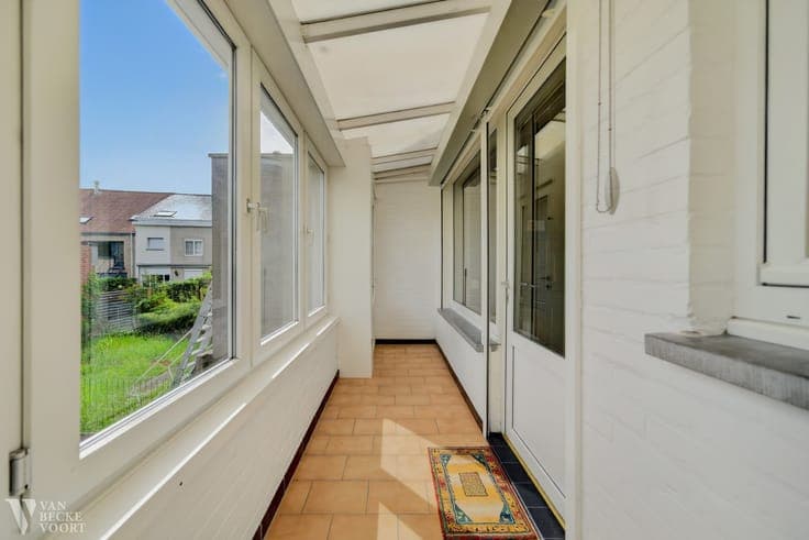 Te renoveren bel-etagewoning met garage