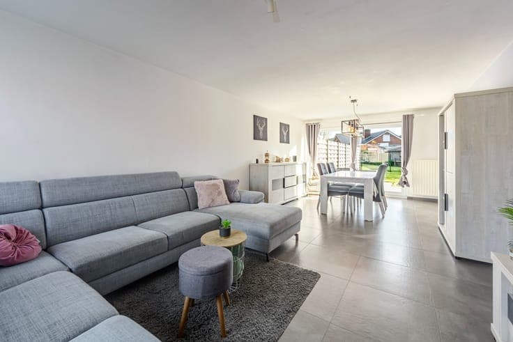 Volledig gerenoveerde en verrassend ruime woning in Sint-...