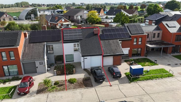 Volledig gerenoveerde en verrassend ruime woning in Sint-...