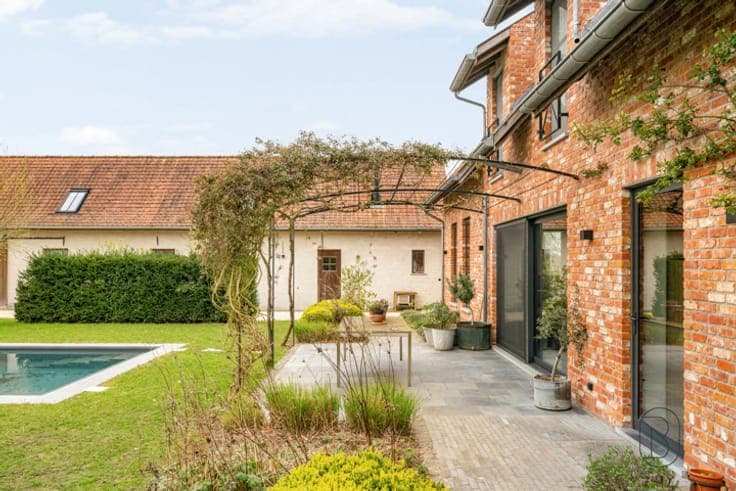 Residential & commercial complex with a swimming pool & mult