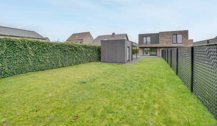 MODERNE BEN-WONING OP RUSTIGE LOCATIE AAN 2% REGISTRATIER...
