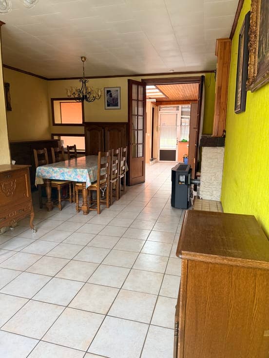 Family home with 4 bedrooms and deep garden in Geraardsberge