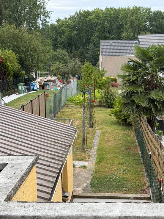 Family home with 4 bedrooms and deep garden in Geraardsberge