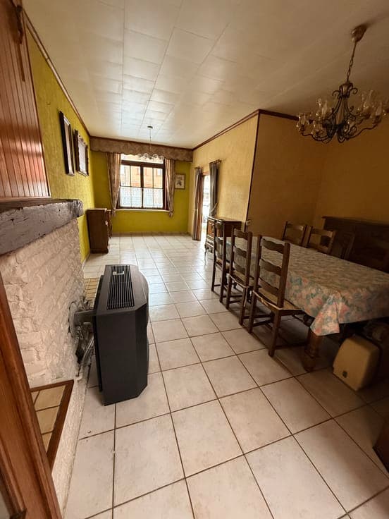 Family home with 4 bedrooms and deep garden in Geraardsberge