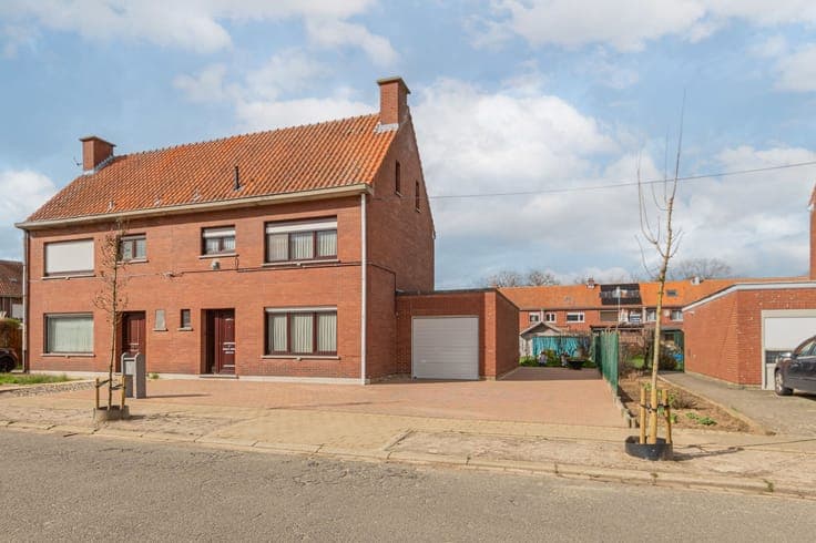 Cosy home in Blaasveld with garden & garage